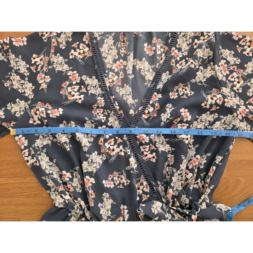 Sienna Sky Floral Wrap Peplum Blouse Blue V-Neck Short Sleeve Top Small - Picture 6 of 12